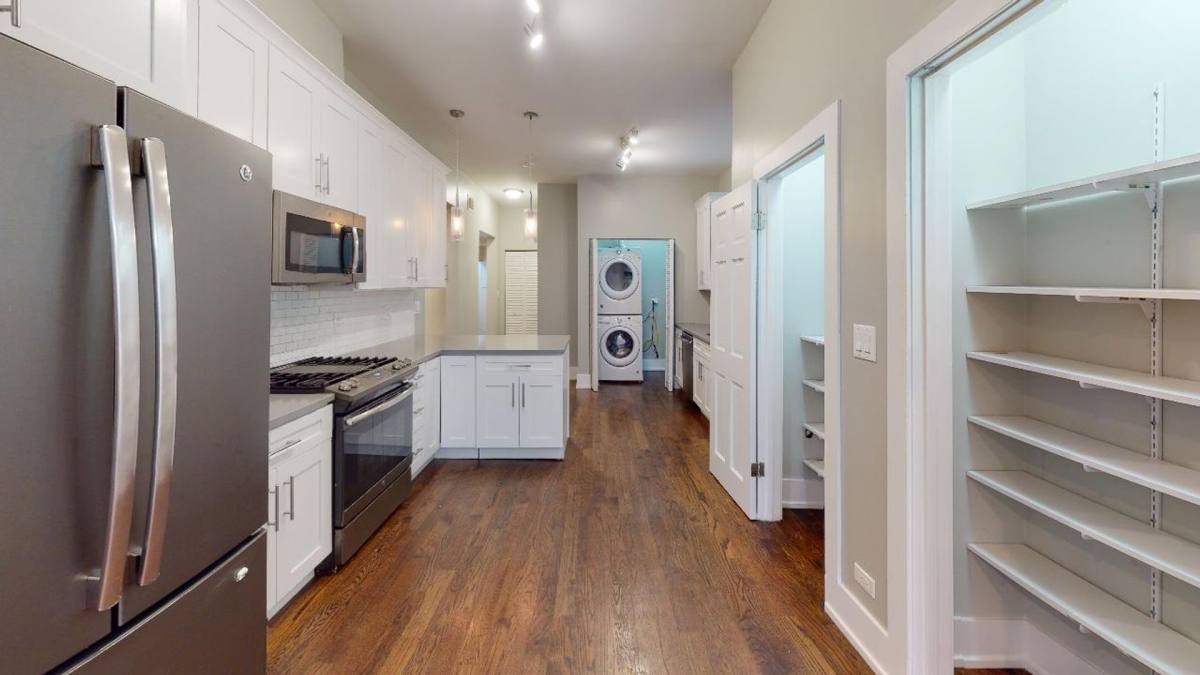 Apartment for rent at 1027 E Hyde Park, Chicago, IL 60615