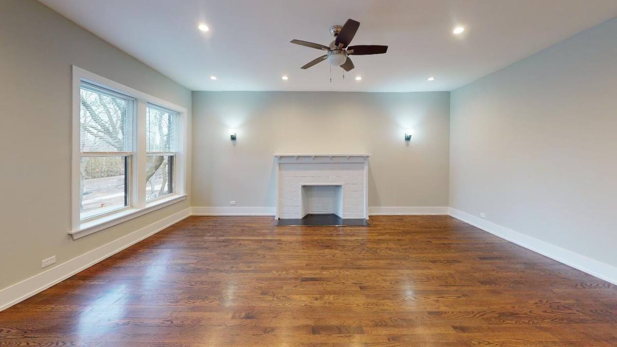 Apartment for rent at 1027 E Hyde Park, Chicago, IL 60615