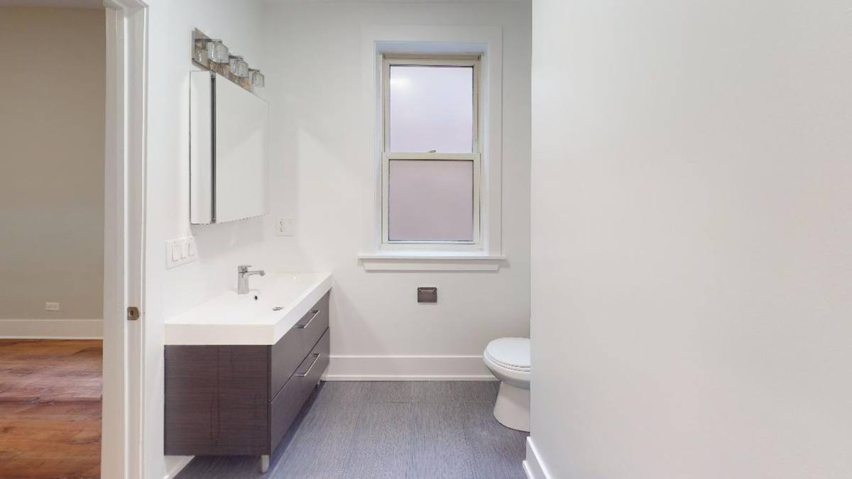 Apartment for rent at 1027 E Hyde Park, Chicago, IL 60615