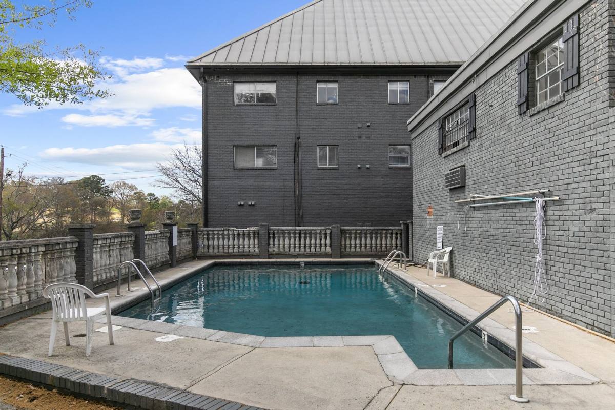 Apartment for rent at 3652 Clairmont Ave S, Birmingham, AL 35222