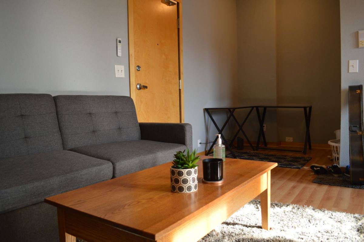 Apartment for rent at 615 E 16th St, Minneapolis, MN 55404