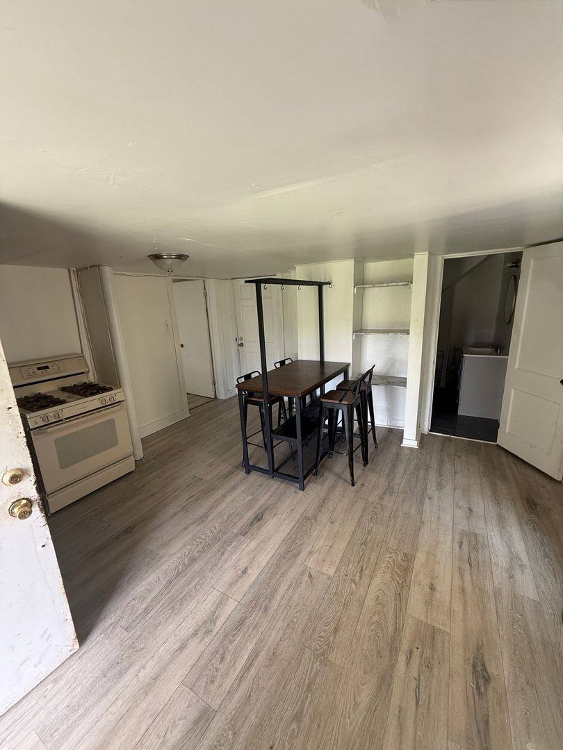 Apartment for rent at 271 Locust Ave, Washington, PA 15301