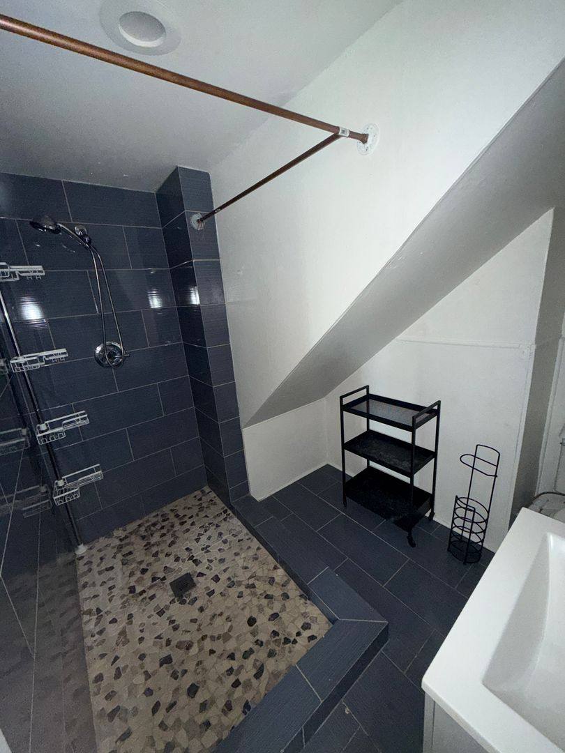 Apartment for rent at 271 Locust Ave, Washington, PA 15301
