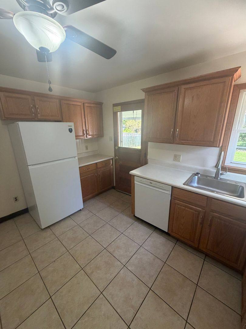 House for rent at 1434 W 39th, Erie, PA 16509