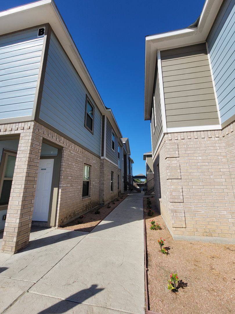 Apartment for rent at 1005 Garfield Ave, Harlingen, TX 78552