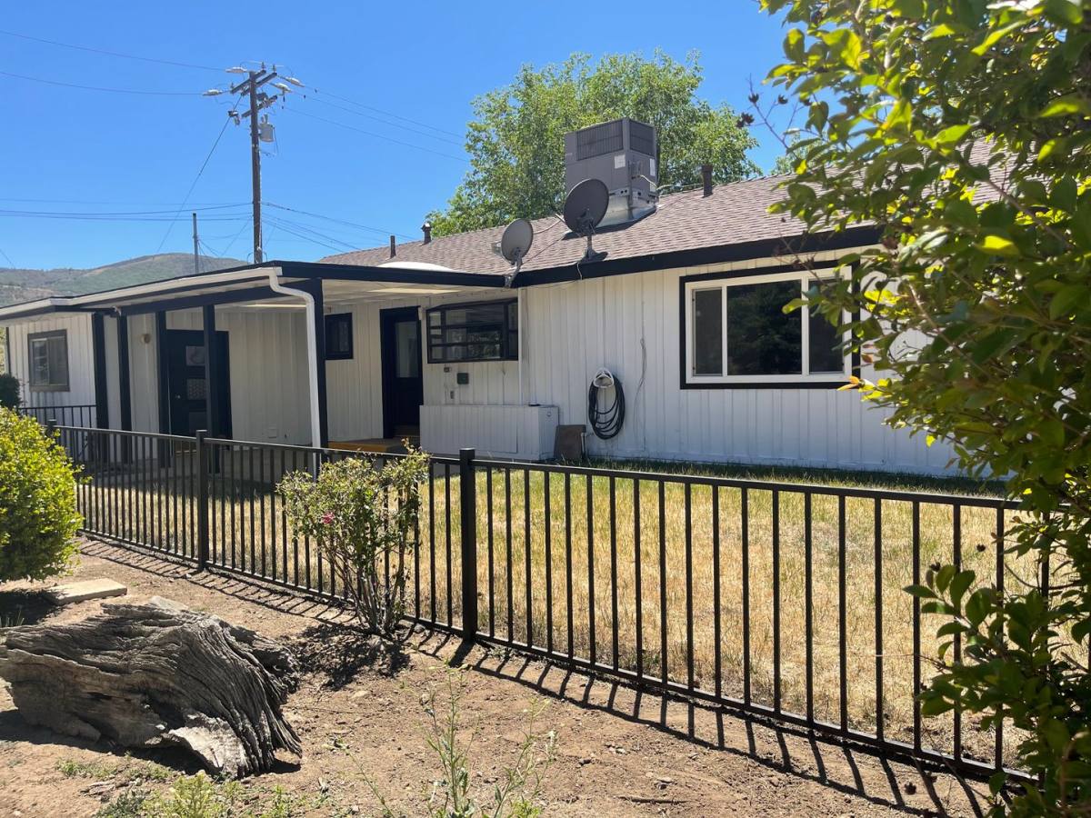 House for rent at 19510 Banducci Rd, Tehachapi, CA 93561