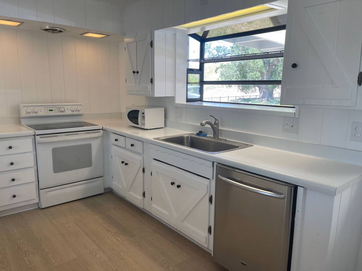 House for rent at 19510 Banducci Rd, Tehachapi, CA 93561