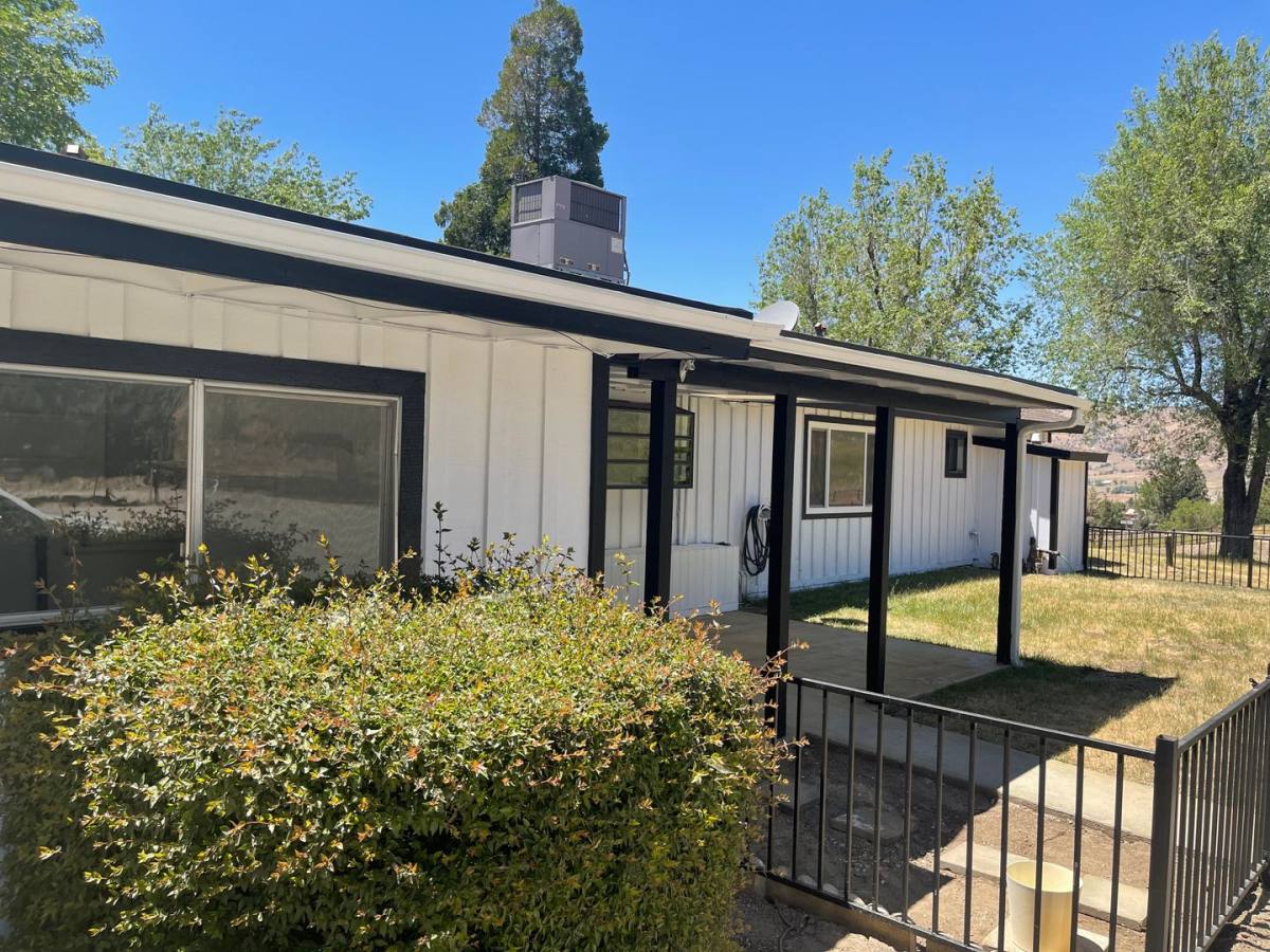 House for rent at 19510 Banducci Rd, Tehachapi, CA 93561