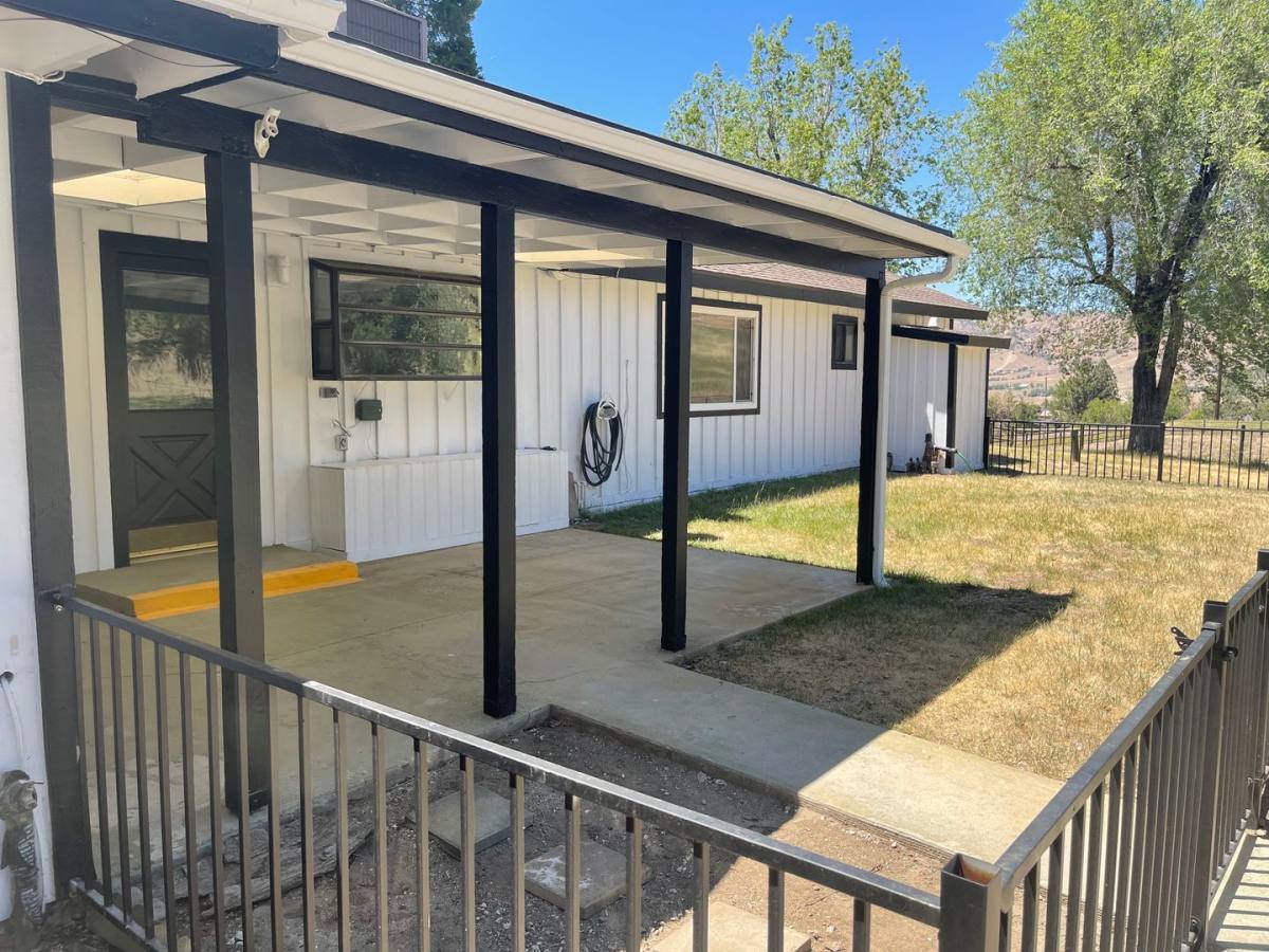 House for rent at 19510 Banducci Rd, Tehachapi, CA 93561