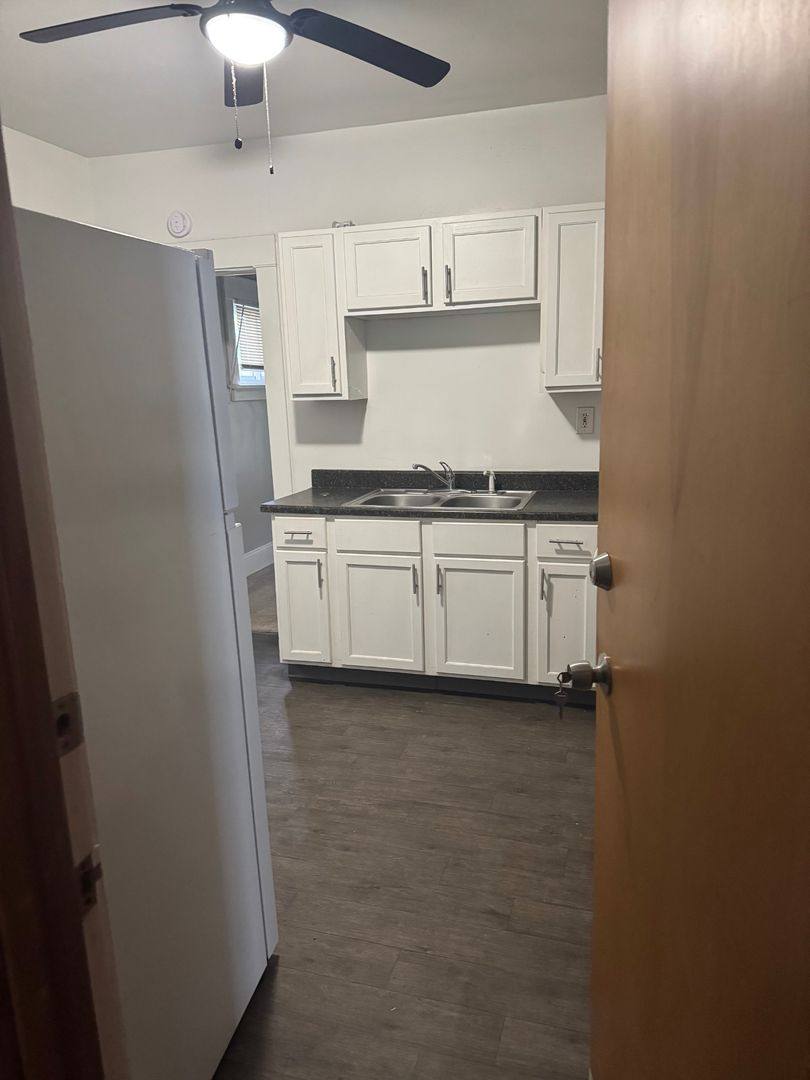 Apartment for rent at 2833 E 127th St, Cleveland, OH 44120