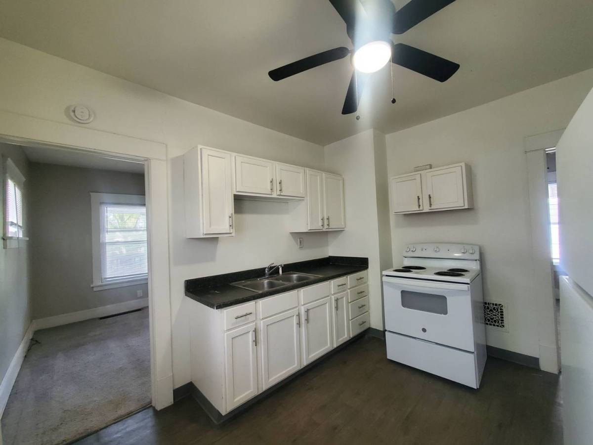 Apartment for rent at 2833 E 127th St, Cleveland, OH 44120