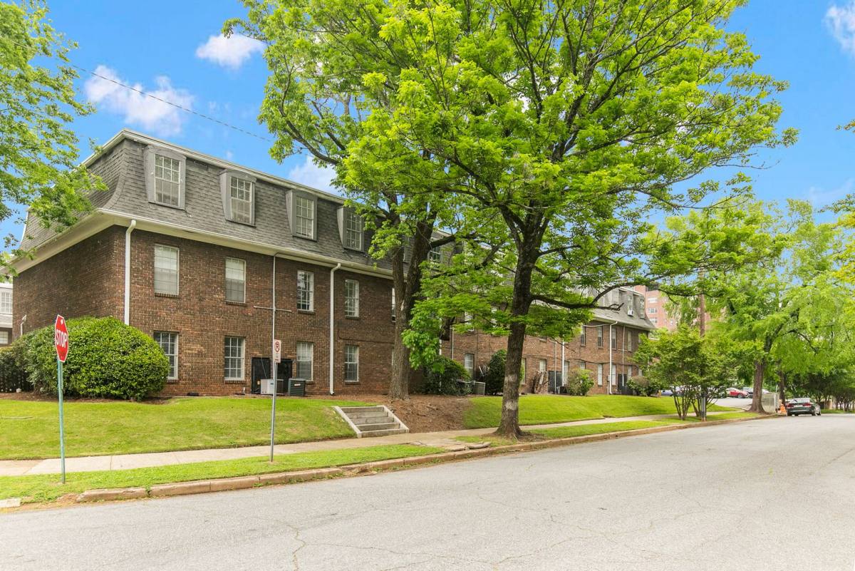 Townhouse for rent at 2905 Rhodes Circle S, Birmingham, AL 35205