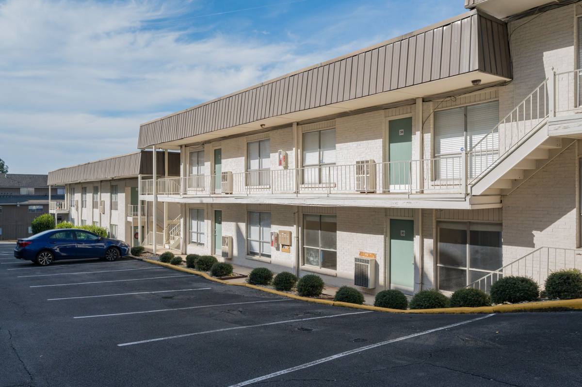 Apartment for rent at 3400 Cliff Rd, Birmingham, AL 35205