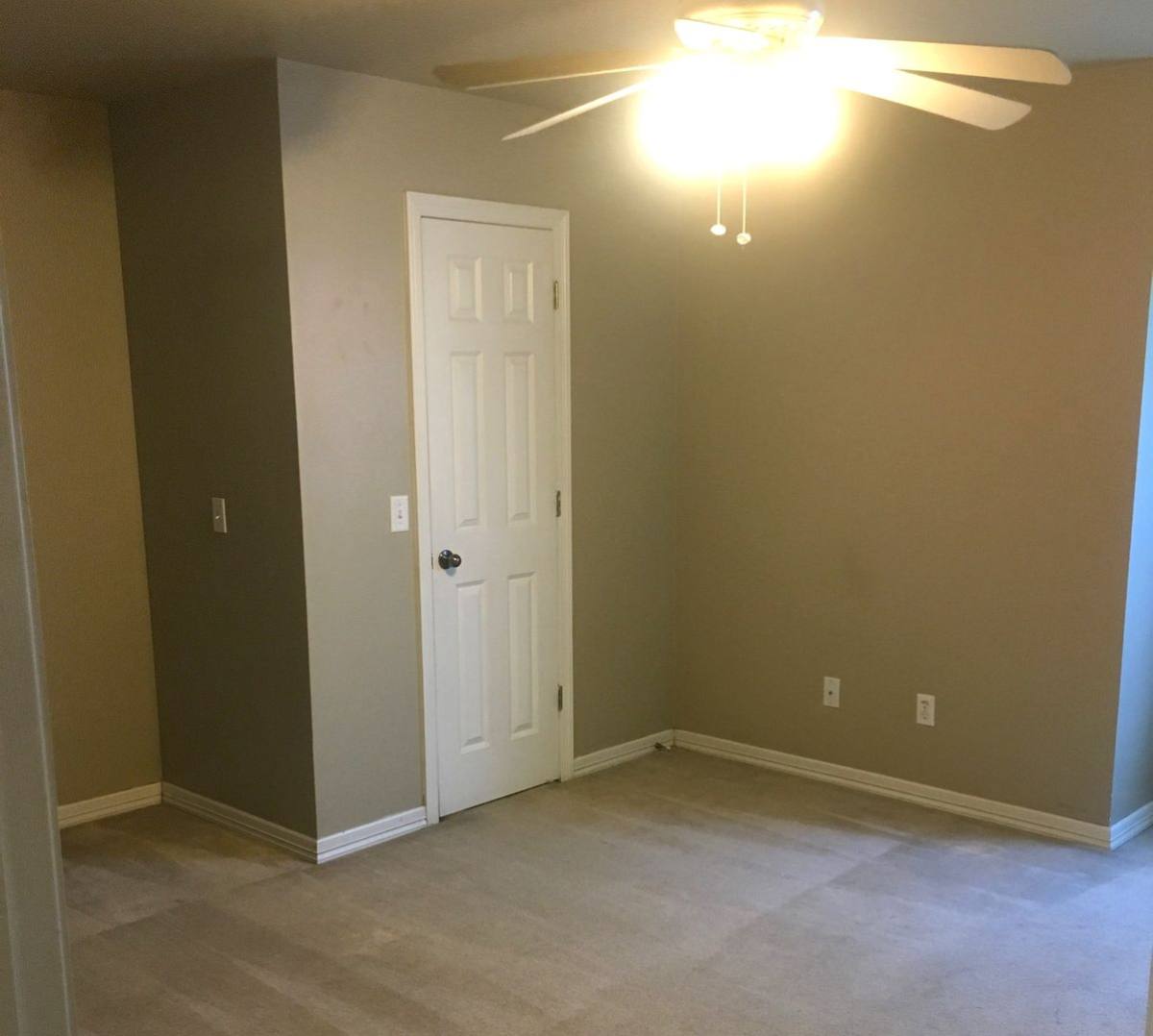 House for rent at 667 N Meadowlands Dr, Fayetteville, AR 72704