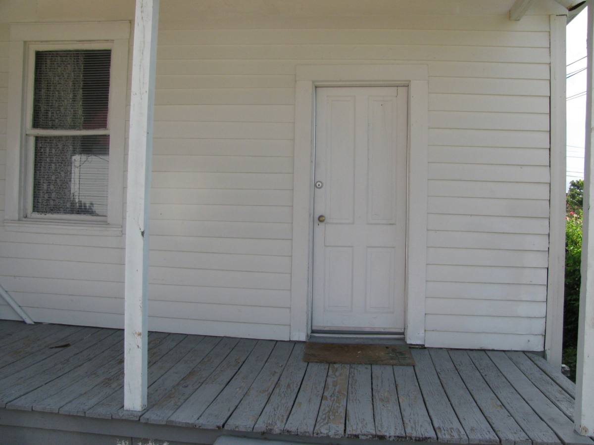 Apartment for rent at 914 1st Ave, Opelika, AL 36801