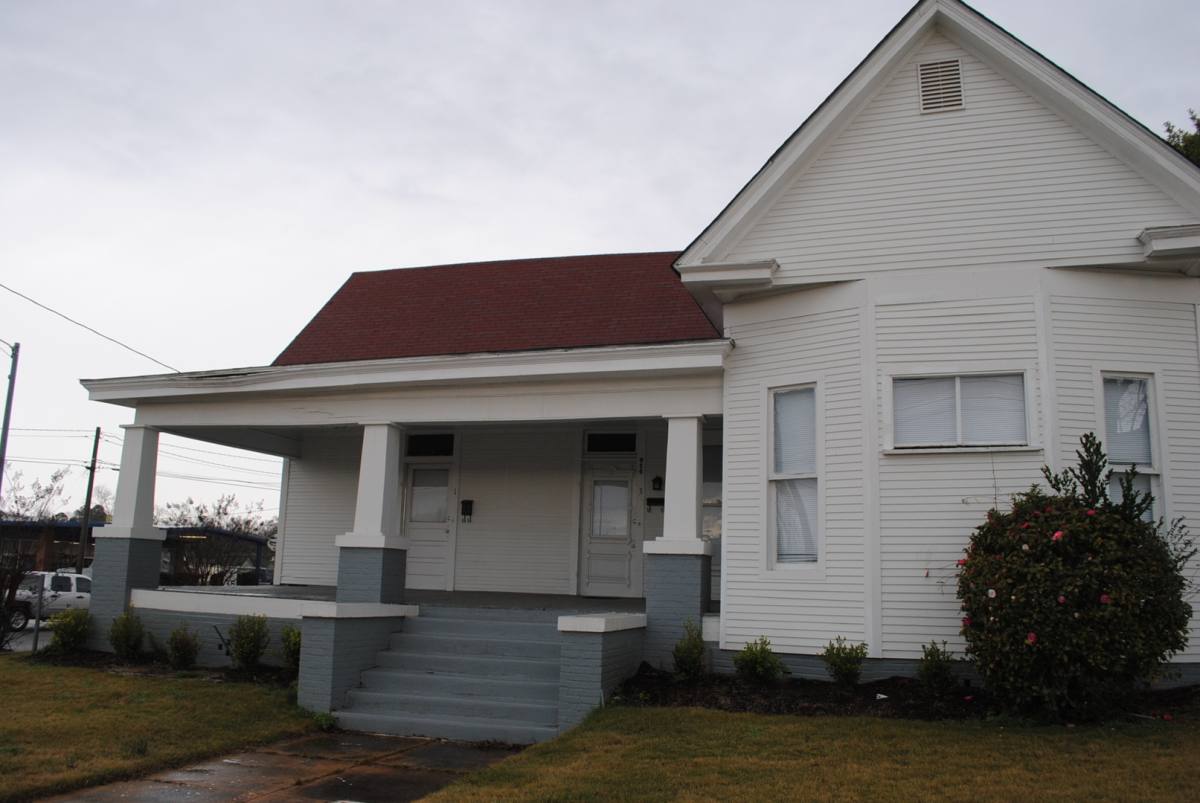 Apartment for rent at 914 1st Ave, Opelika, AL 36801
