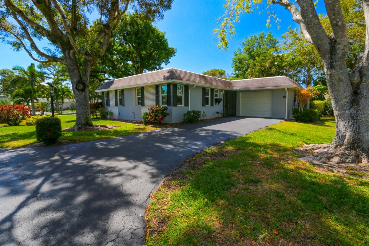 House for rent at 225 Georgetown Blvd, Naples, FL 34112