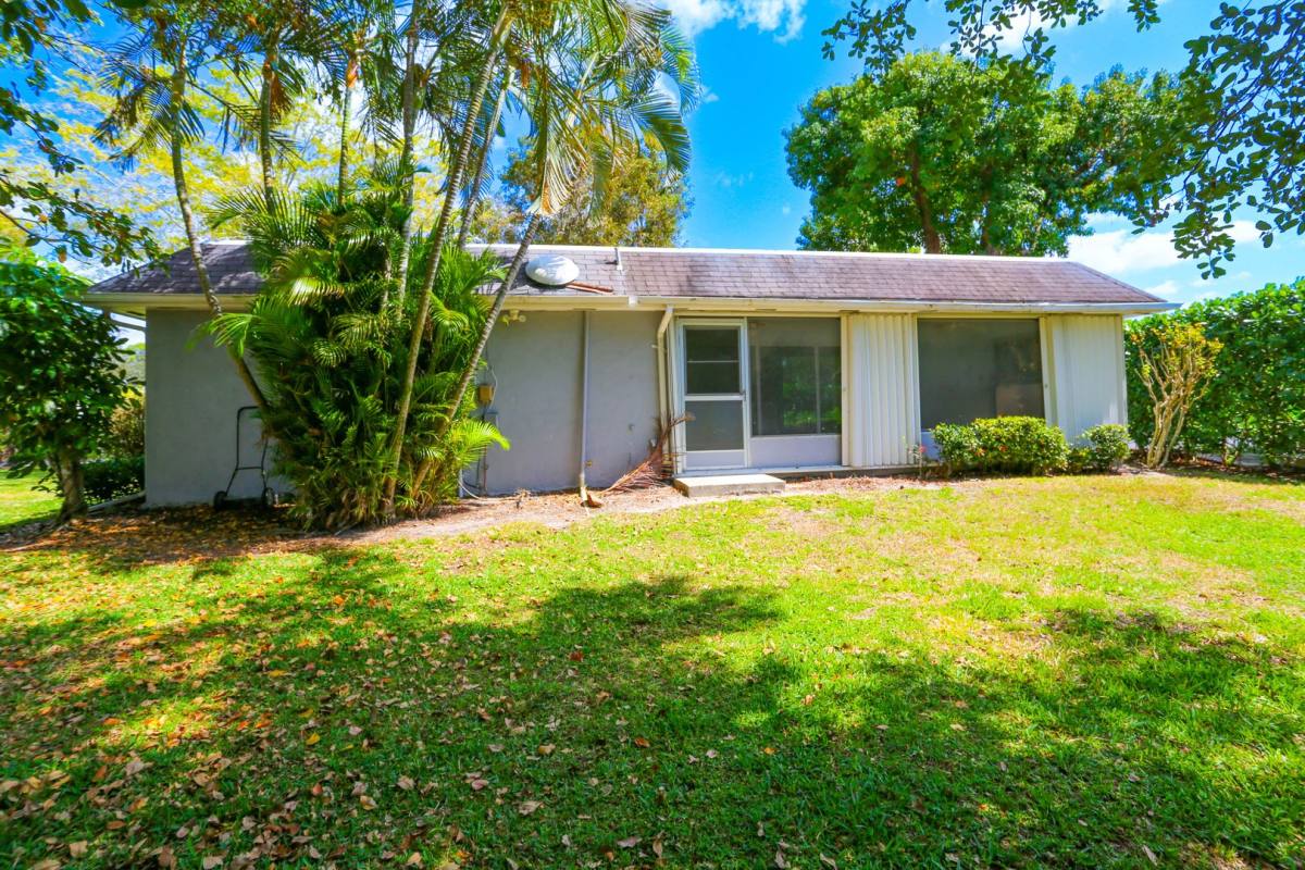 House for rent at 225 Georgetown Blvd, Naples, FL 34112