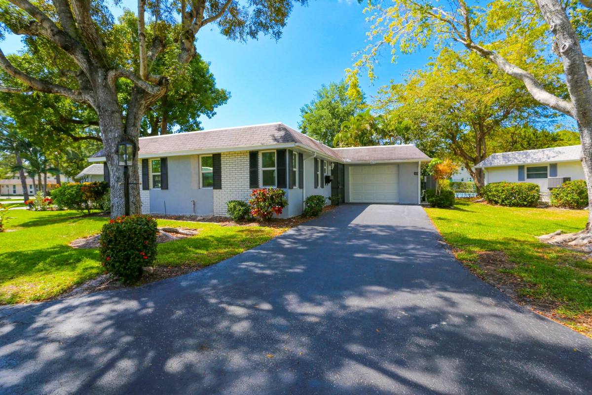 House for rent at 225 Georgetown Blvd, Naples, FL 34112