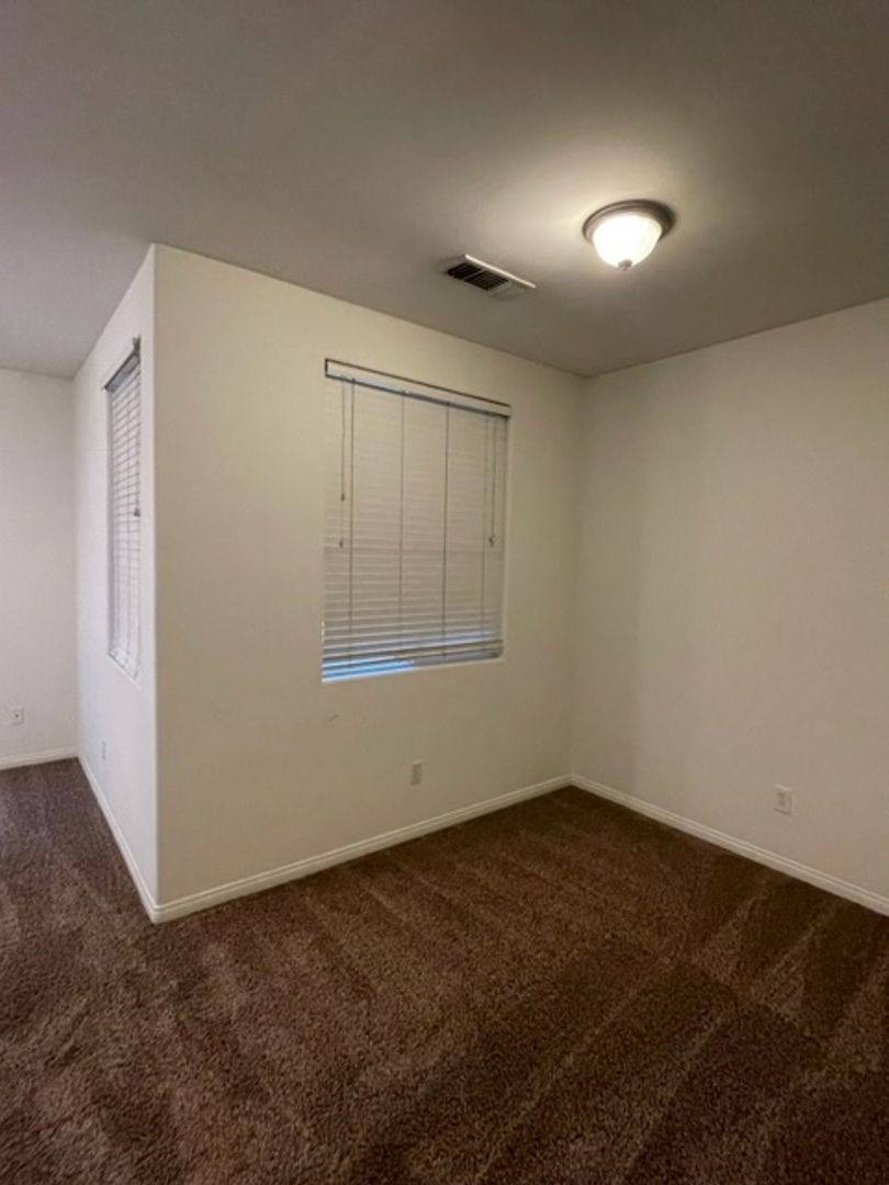 House for rent at 11702 Morgan Hill Dr, Bakersfield, CA 93312