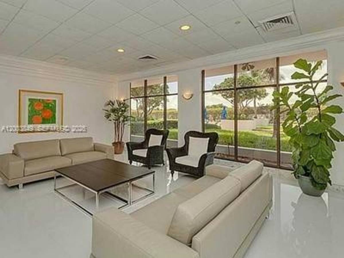 Apartment for rent at 5700 Collins Ave, Miami Beach, FL 33140