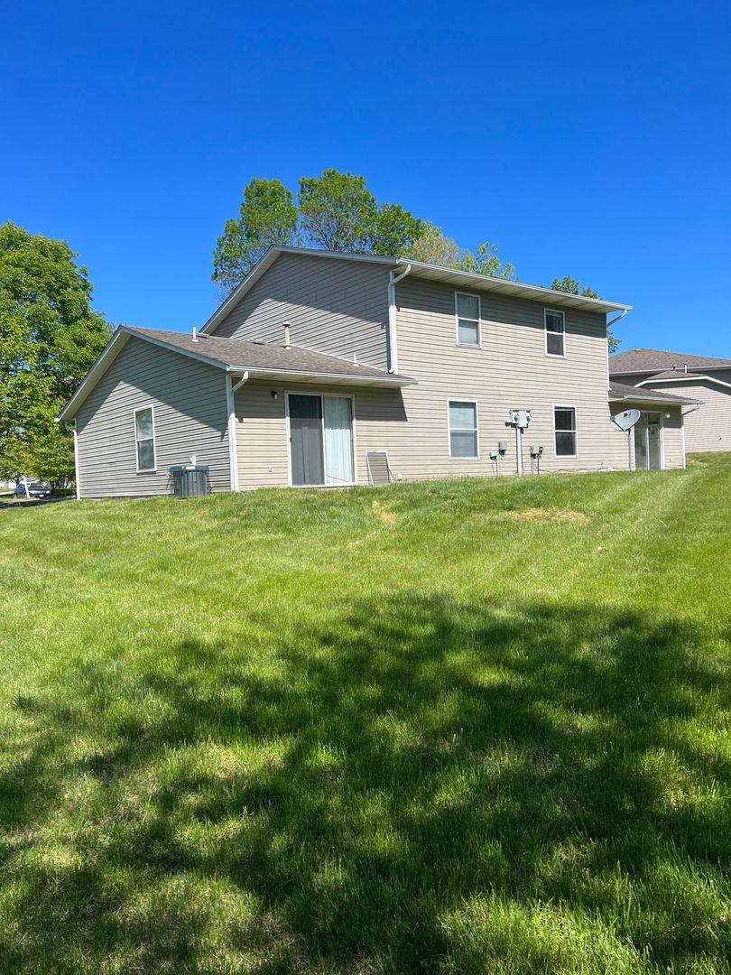 Apartment for rent at 630-632 W Country Squire Court, Columbia, MO 65202