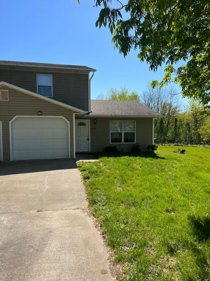 Apartment for rent at 630-632 W Country Squire Court, Columbia, MO 65202