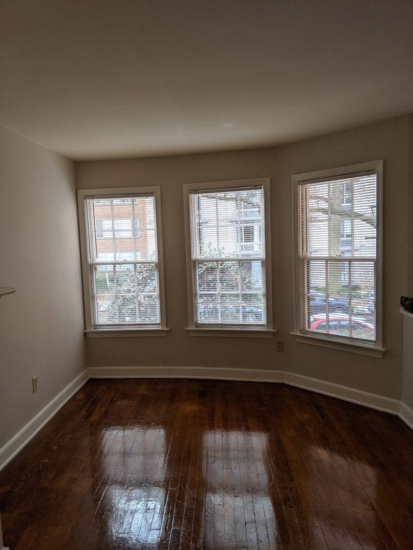 Apartment for rent at 945 25th St NW, Washington, DC 20037