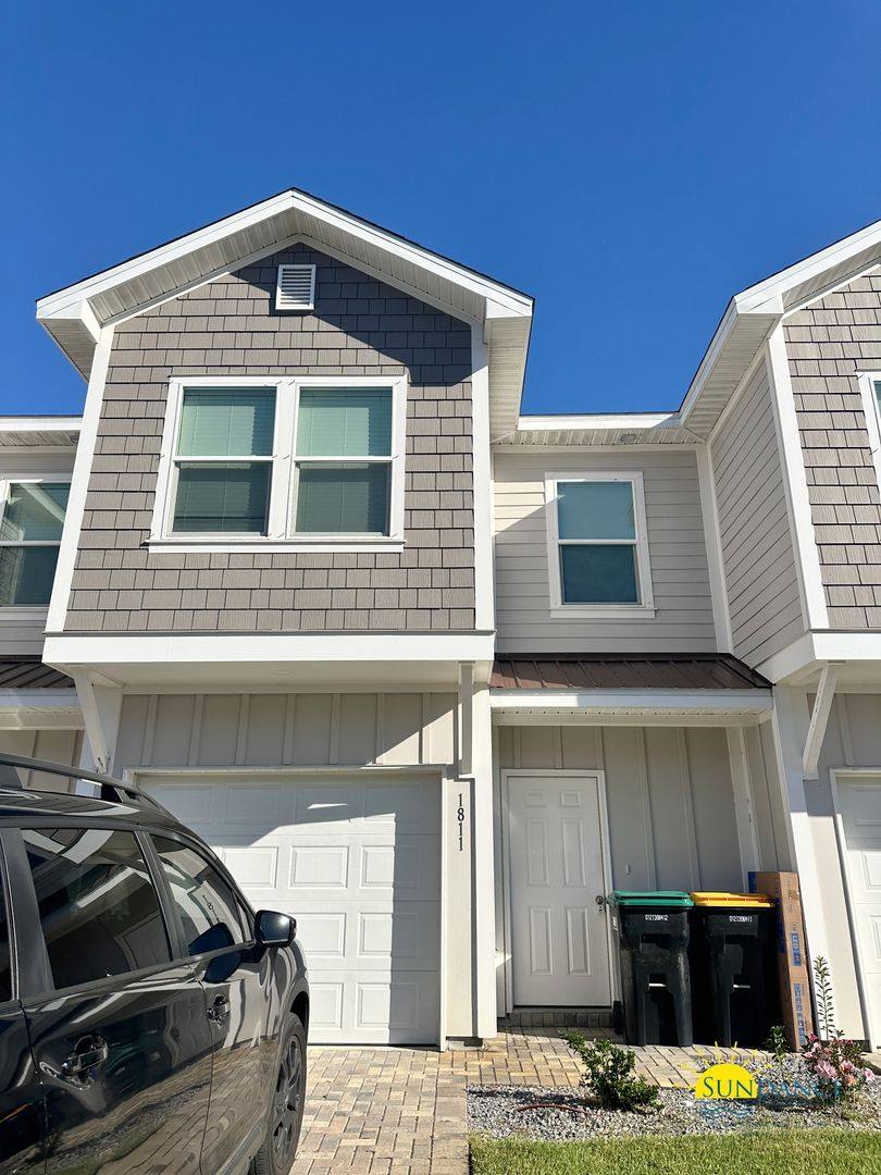 Townhouse for rent at 1811 Stable Lane, Fort Walton Beach, FL 32547