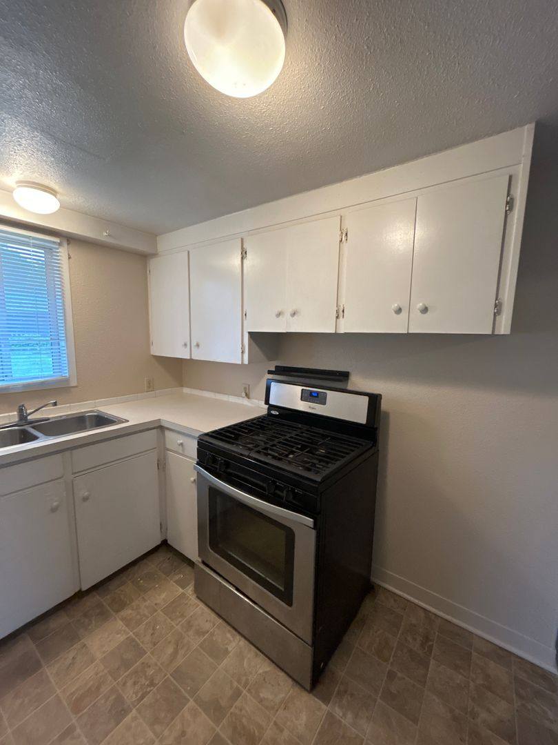 House for rent at 304 Rosewood St, Kelso, WA 98626