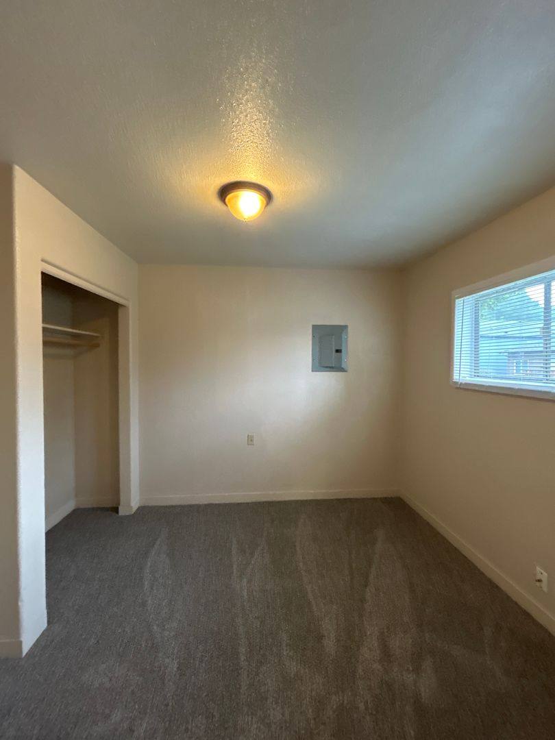 House for rent at 304 Rosewood St, Kelso, WA 98626