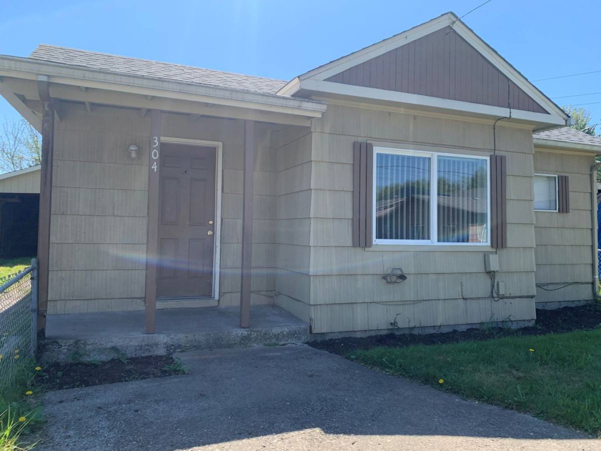 House for rent at 304 Rosewood St, Kelso, WA 98626