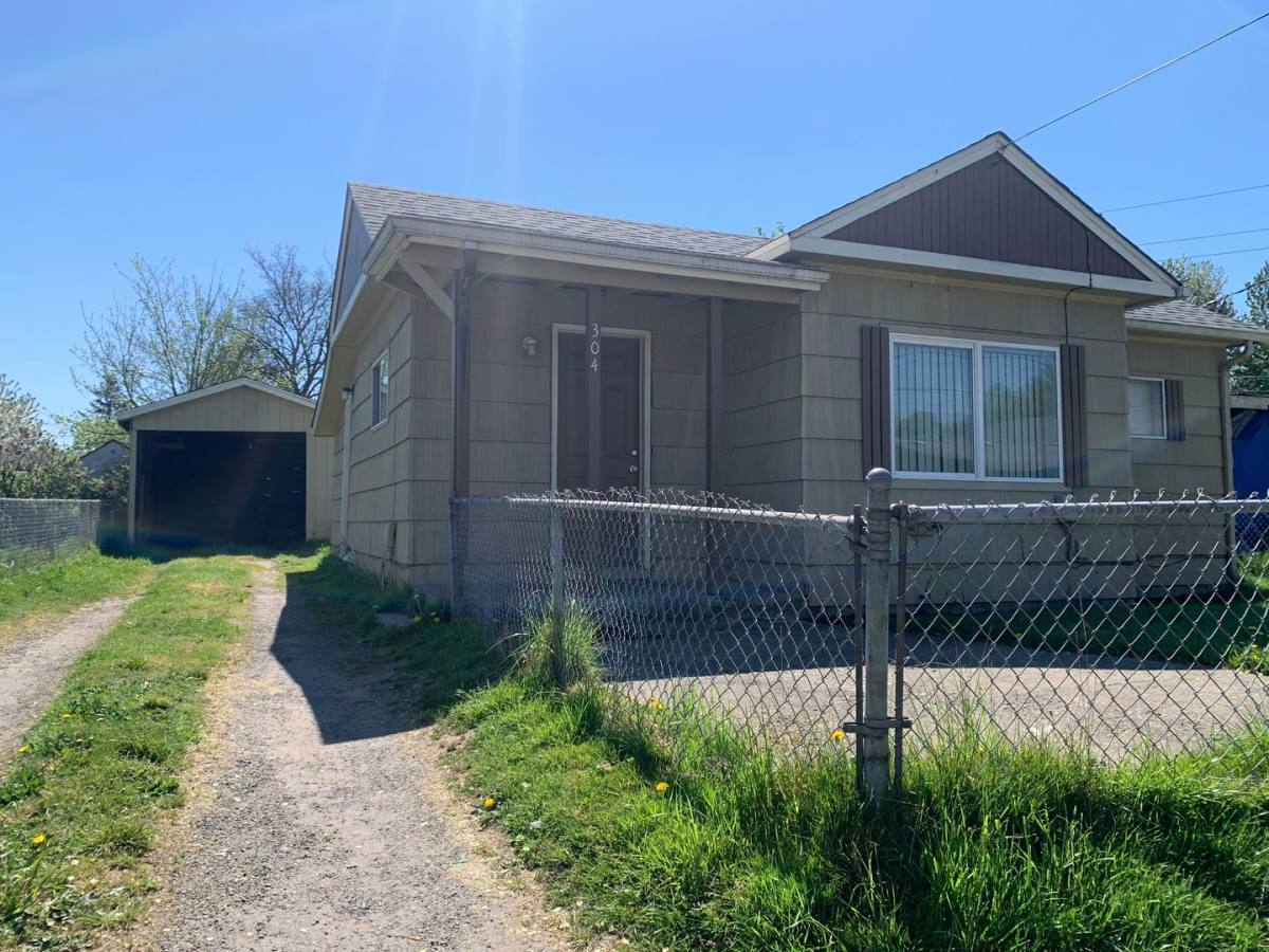 House for rent at 304 Rosewood St, Kelso, WA 98626