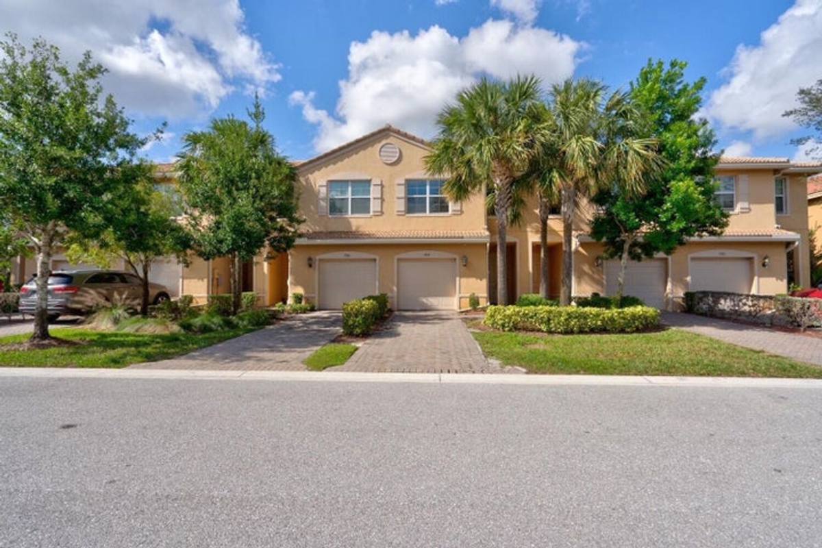 House for rent at 5919 Monterra Club Dr, Lake Worth, FL 33463
