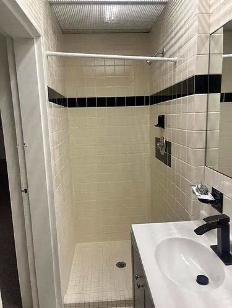 Apartment for rent at 416 Bloomfield Ave, Montclair, NJ 07042