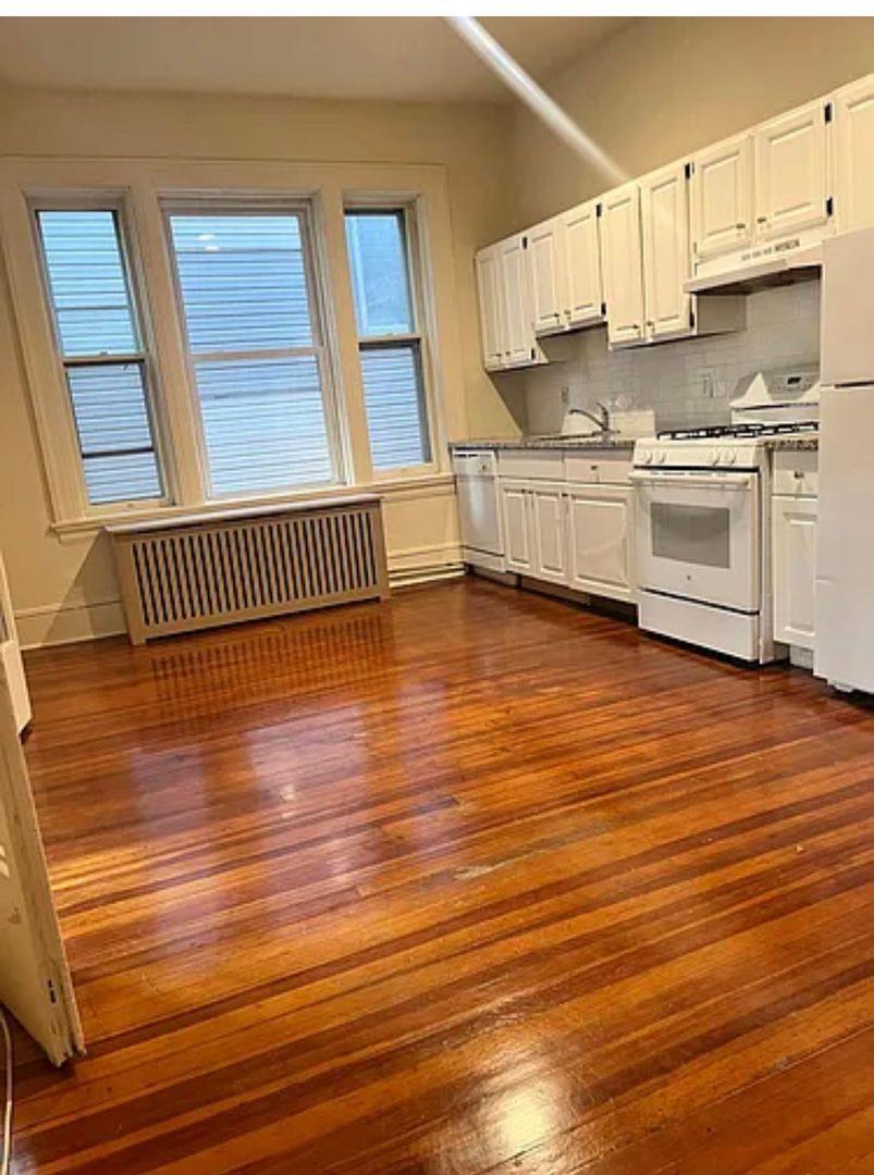 Apartment for rent at 416 Bloomfield Ave, Montclair, NJ 07042