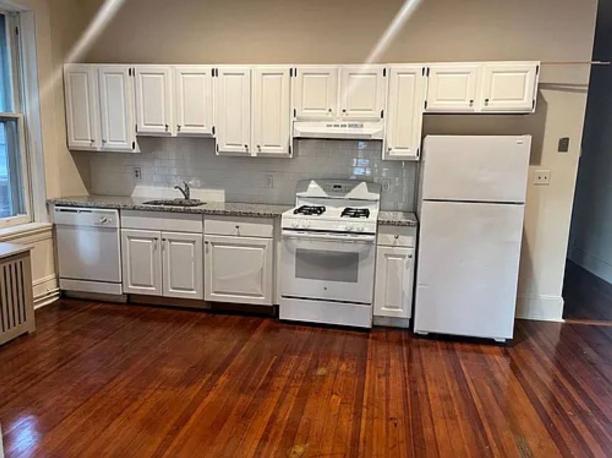 Apartment for rent at 416 Bloomfield Ave, Montclair, NJ 07042