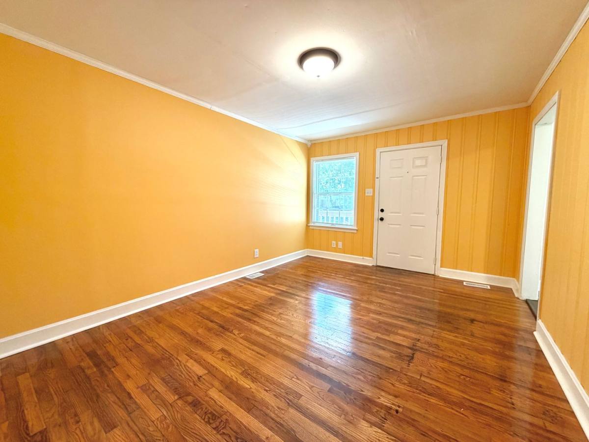Apartment for rent at 857 Greenwood Ave, Clarksville, TN 37040