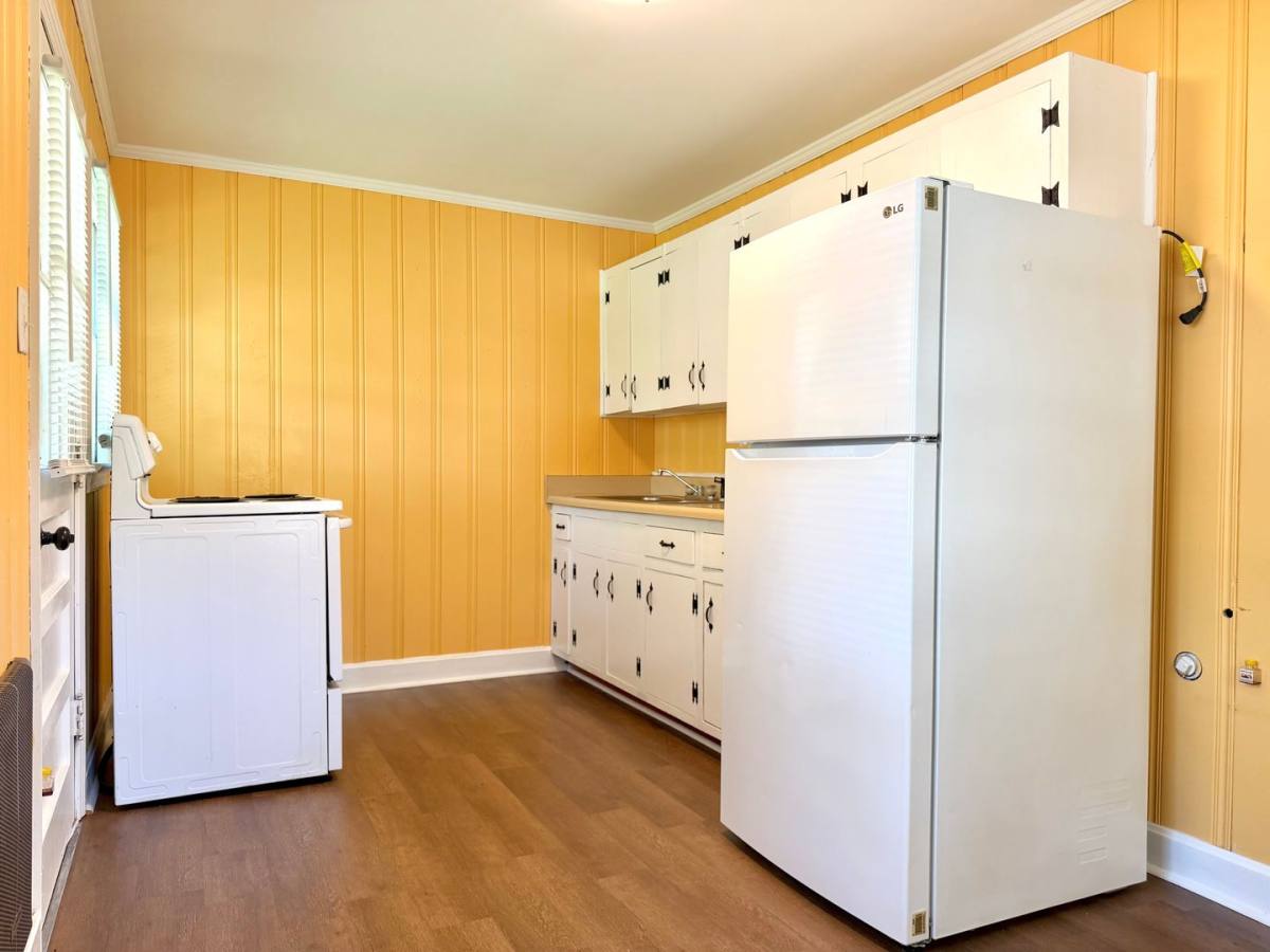 Apartment for rent at 857 Greenwood Ave, Clarksville, TN 37040