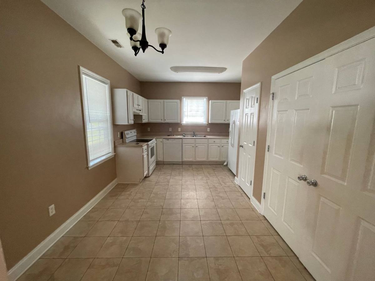 House for rent at 375 Lullwater Dr, Wilmington, NC 28403
