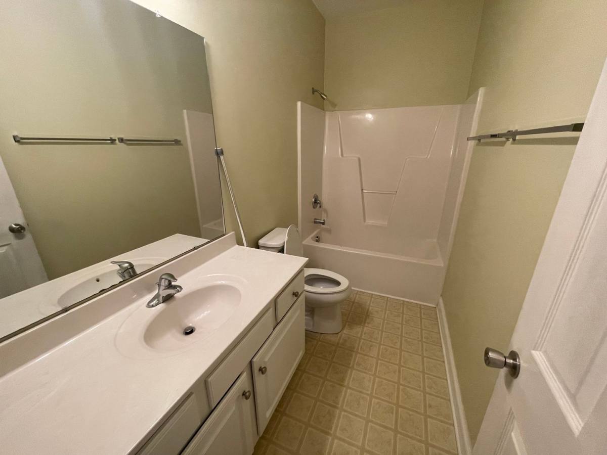 House for rent at 375 Lullwater Dr, Wilmington, NC 28403