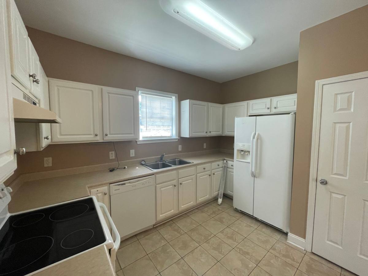 House for rent at 375 Lullwater Dr, Wilmington, NC 28403