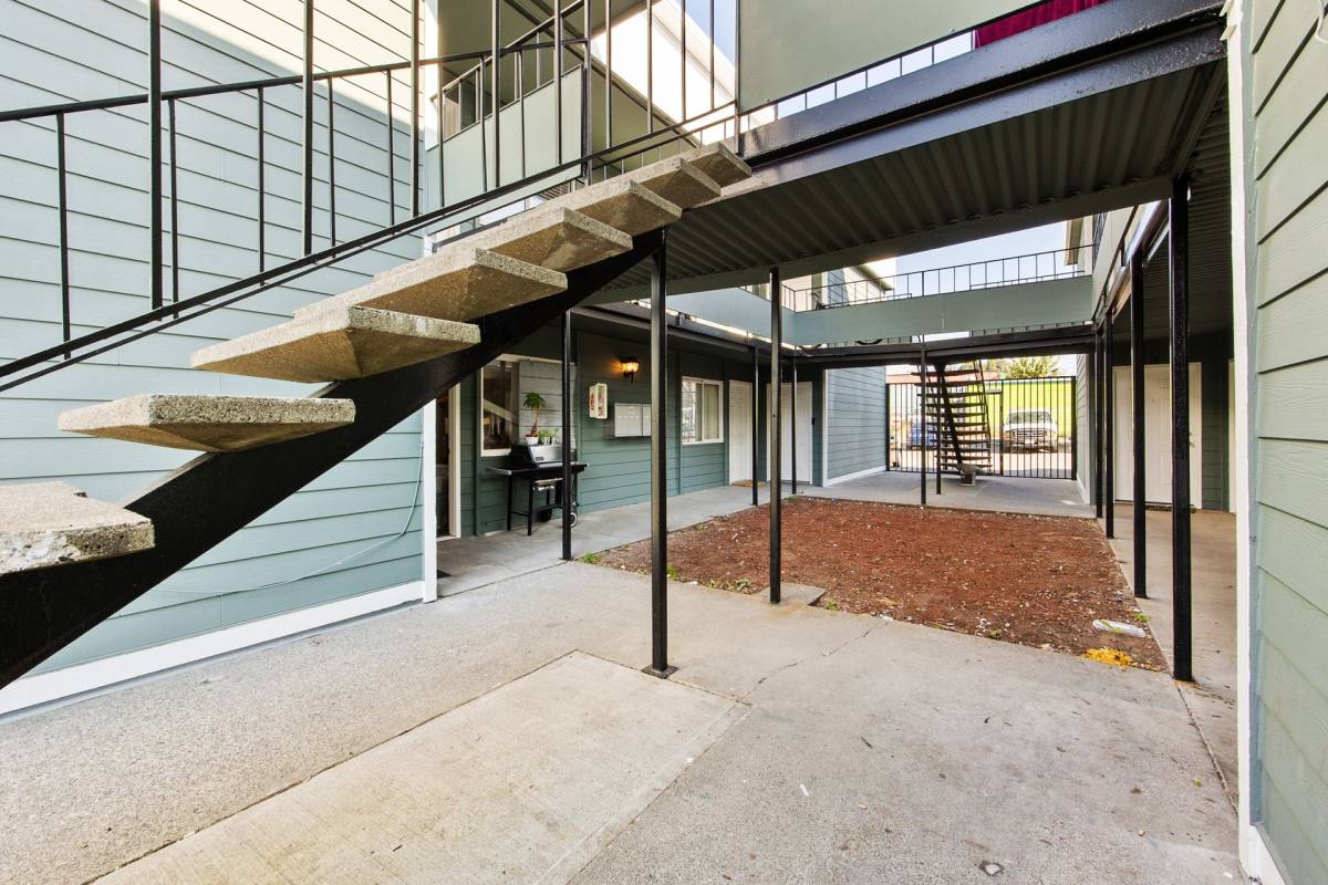 Apartment for rent at 9252 17th Ave SW, Seattle, WA 98106