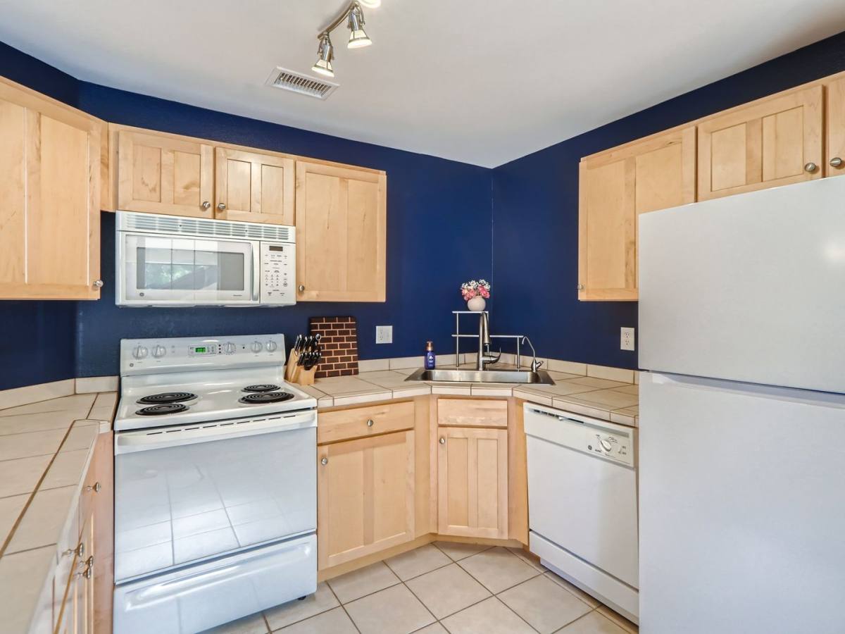 House for rent at 8643 E Dry Creek Rd, Englewood, CO 80112