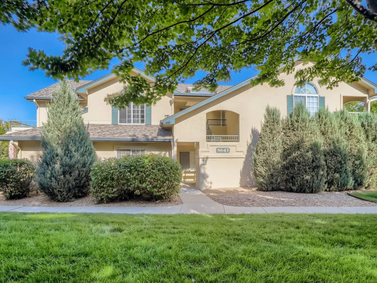 House for rent at 8643 E Dry Creek Rd, Englewood, CO 80112