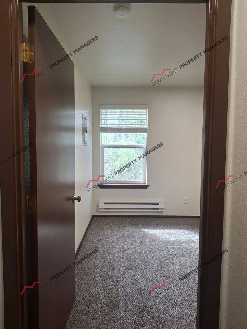 Apartment for rent at 1101 Woodland Ave, Centralia, WA 98531