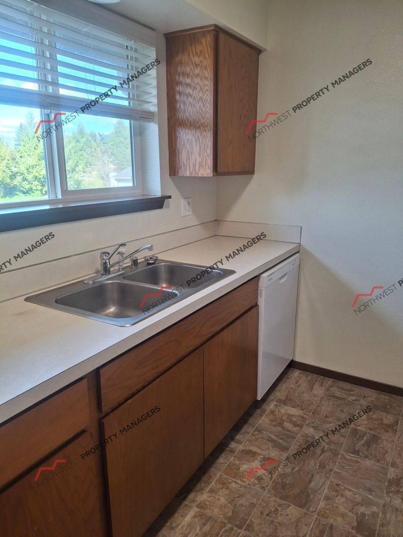 Apartment for rent at 1101 Woodland Ave, Centralia, WA 98531