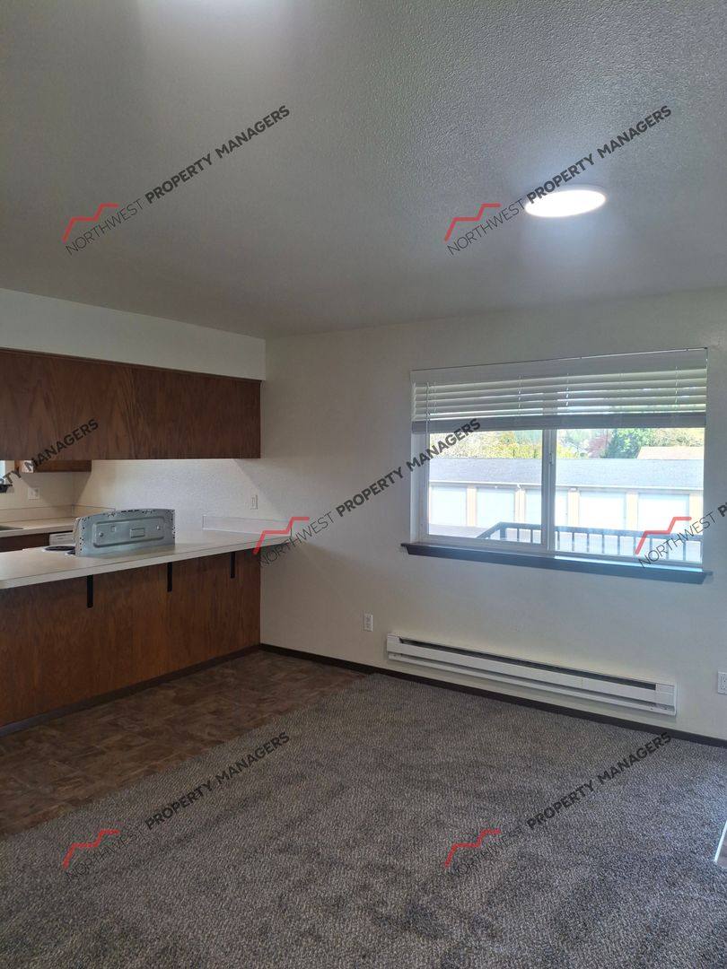 Apartment for rent at 1101 Woodland Ave, Centralia, WA 98531