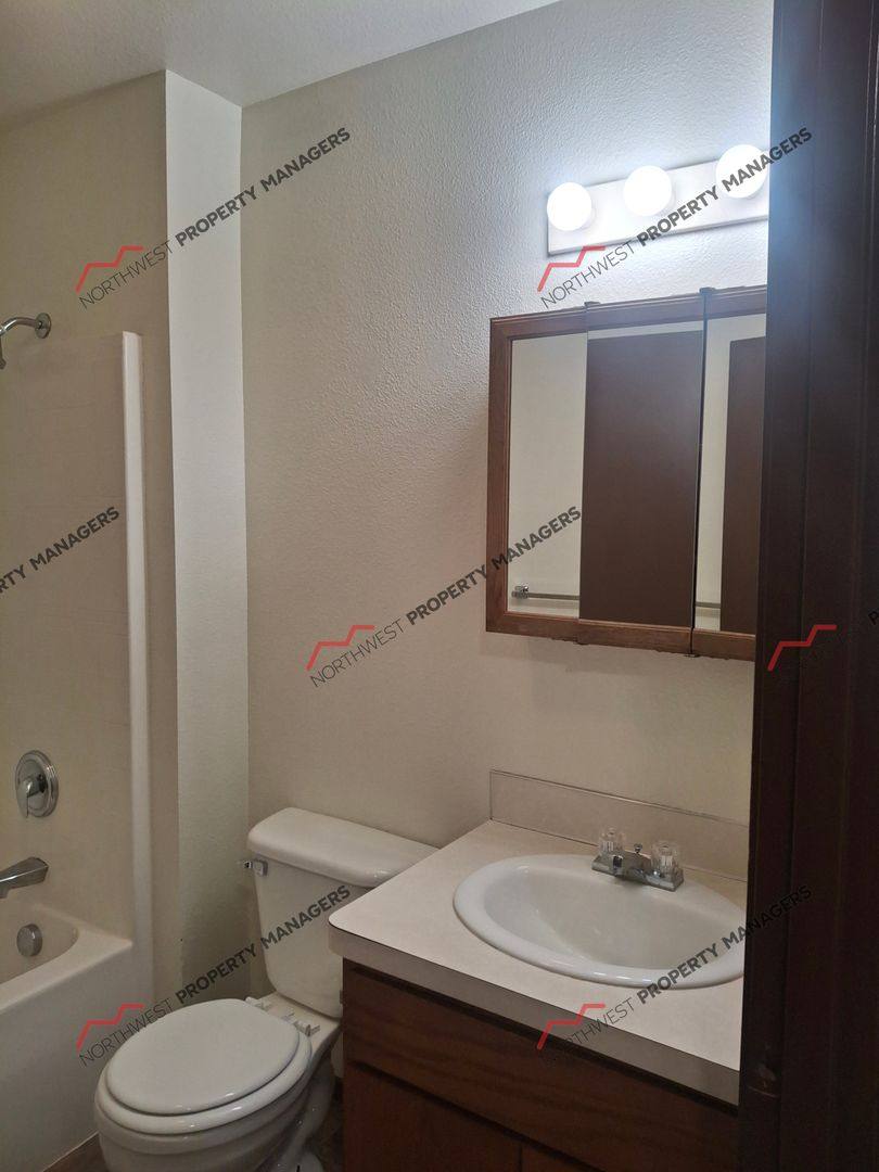 Apartment for rent at 1101 Woodland Ave, Centralia, WA 98531