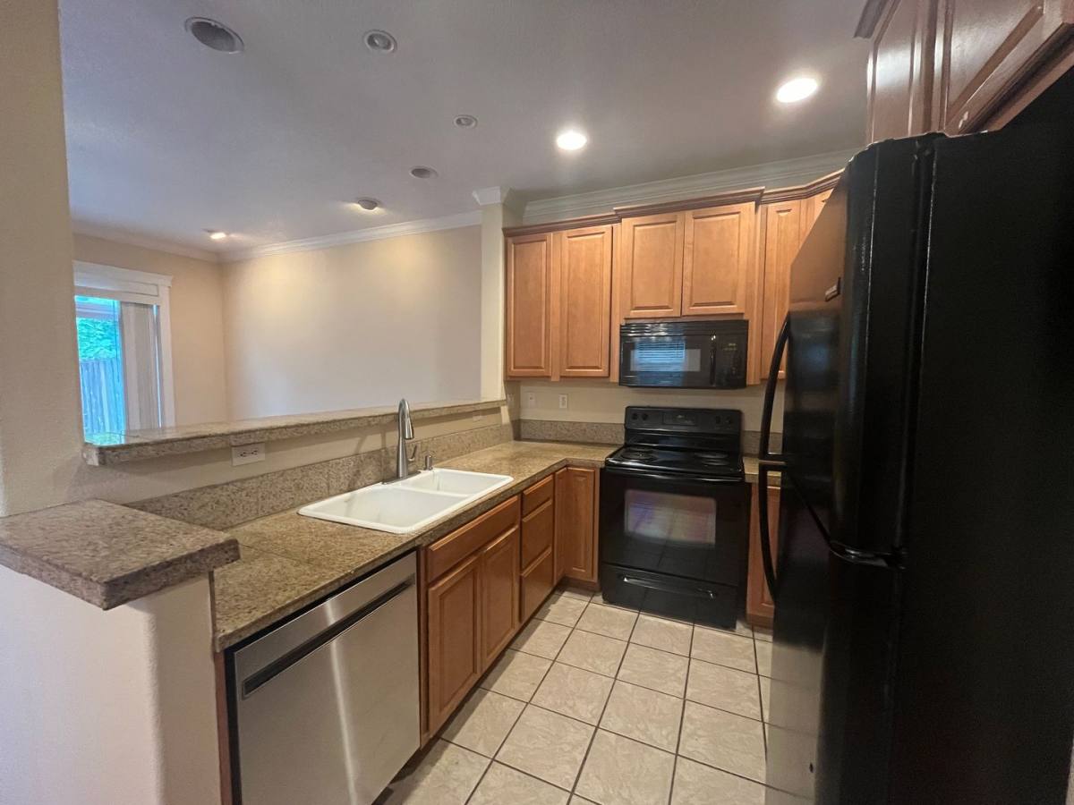 House for rent at 1242 SE Roberts Ave, Gresham, OR 97080